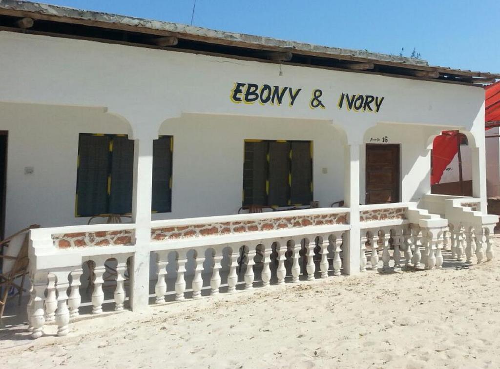 نونغوي Ebony & Ivory Beach Bungalows المظهر الخارجي الصورة