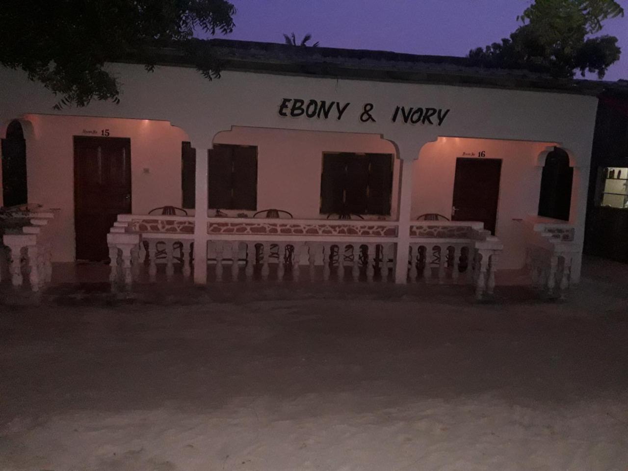نونغوي Ebony & Ivory Beach Bungalows المظهر الخارجي الصورة